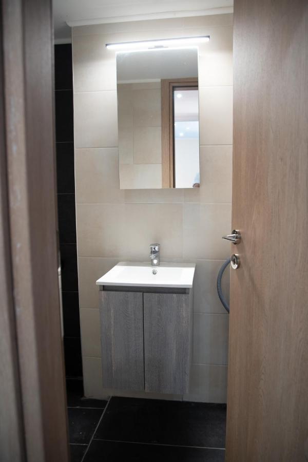Modern Apartment Downtown Atenas Exterior foto